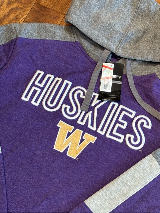 Captivating Other - University of Washington Huskies Hoodie Sweatshirt Purple/Grey Men's Medium